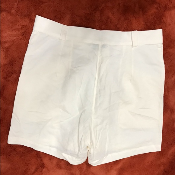 Amour Vert NWT shorts linen blend - Picture 4 of 4